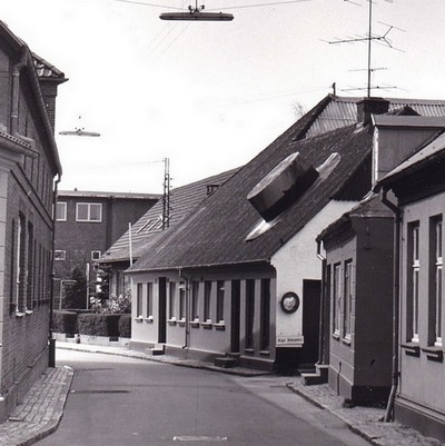 Bankens nye lokaler lå i bygningen til venstre i Grydergade.
